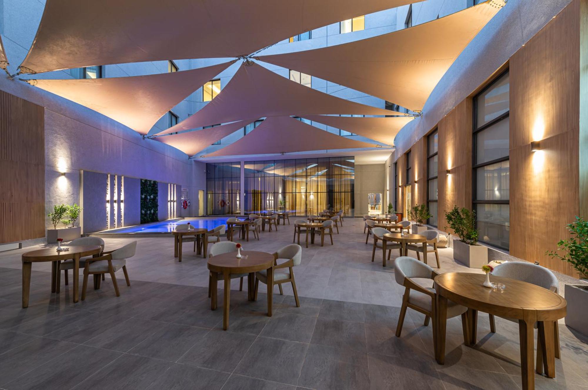 Voyage Hotel & Suites Riad Exterior foto